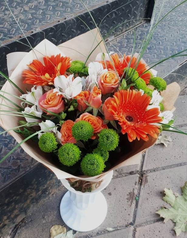 Букет цветов из: Герберы, Хризантемы, Альстромерии и Розы в Краснооктябрьском