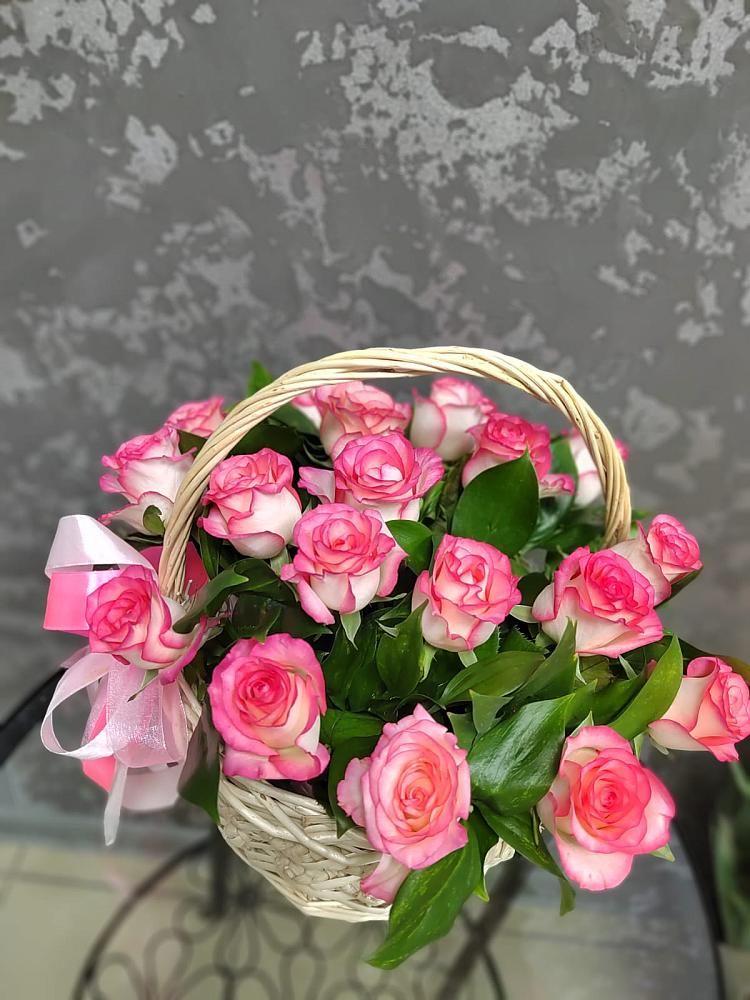 Цветочная композиция из Розы в корзине в Краснооктябрьском