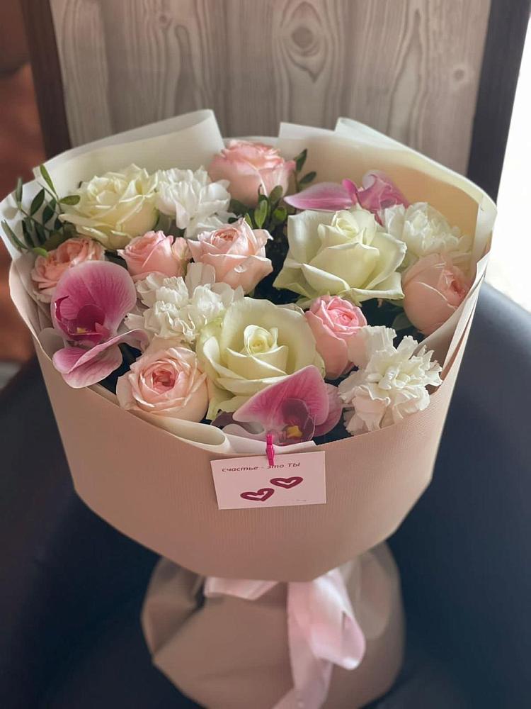 Букет цветов из: Орхидеи, Розы и Гвоздики в Краснооктябрьском