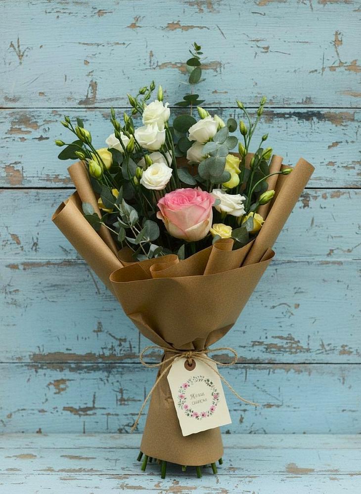 Букет цветов из: Розы и Лизиантусы в Краснооктябрьском