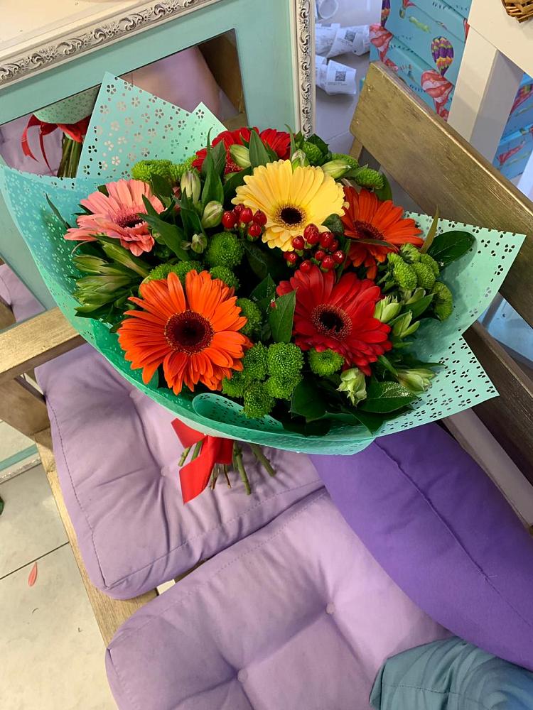 Букет цветов из: Герберы, Хризантемы и Альстромерии в Краснооктябрьском