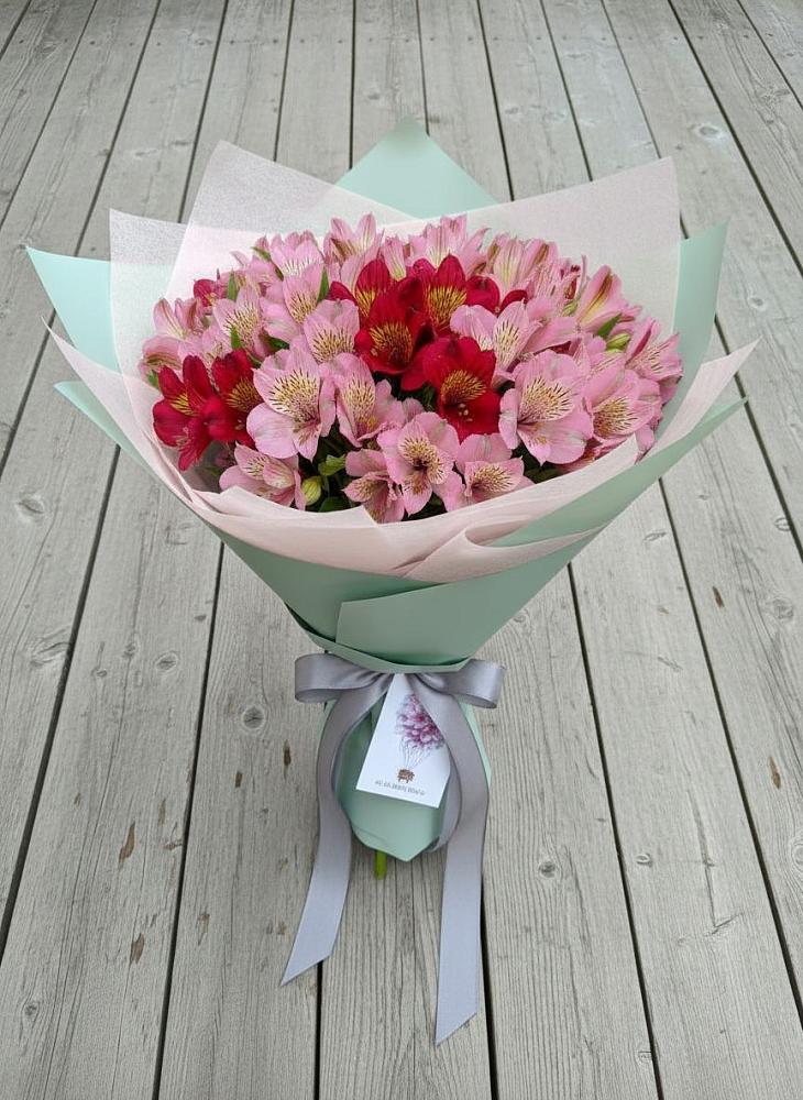 Букет цветов из: Альстромерии в Краснооктябрьском