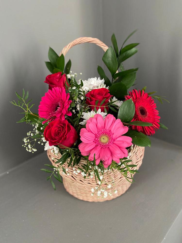 Цветочная композиция из Розы, Хризантемы и Герберы в корзине в Краснооктябрьском