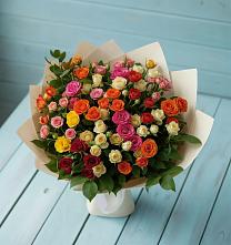 Букет Микс из разноцветных кустовых роз в Краснооктябрьском