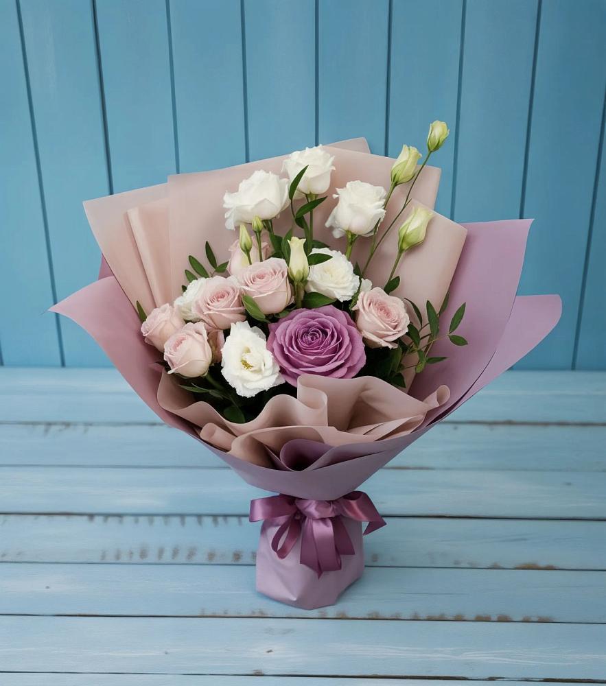 Букет цветов из: Розы и Лизиантусы в Краснооктябрьском